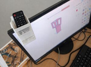 SOPORTE PARA MANDO A DISTANCIA COLGADO
